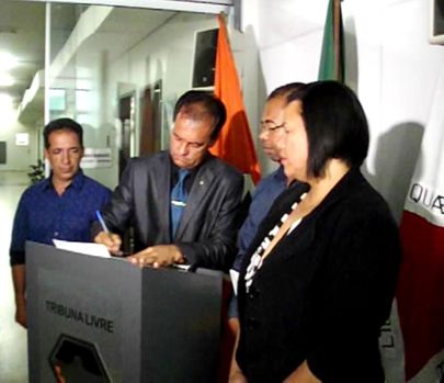 Assinando retirada do CM-038